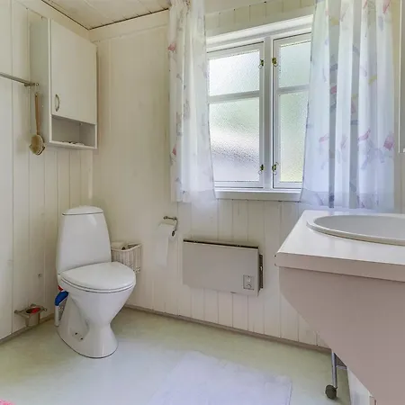 Three-bedroom Holiday In * Hals