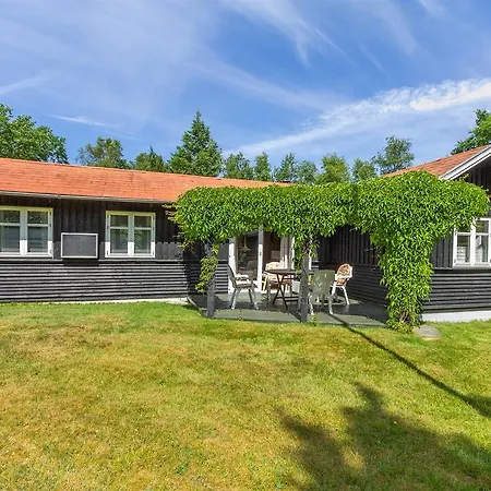 펜션 Three-bedroom Holiday In *