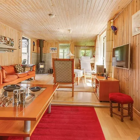 Three-bedroom Holiday In 펜션 Hals